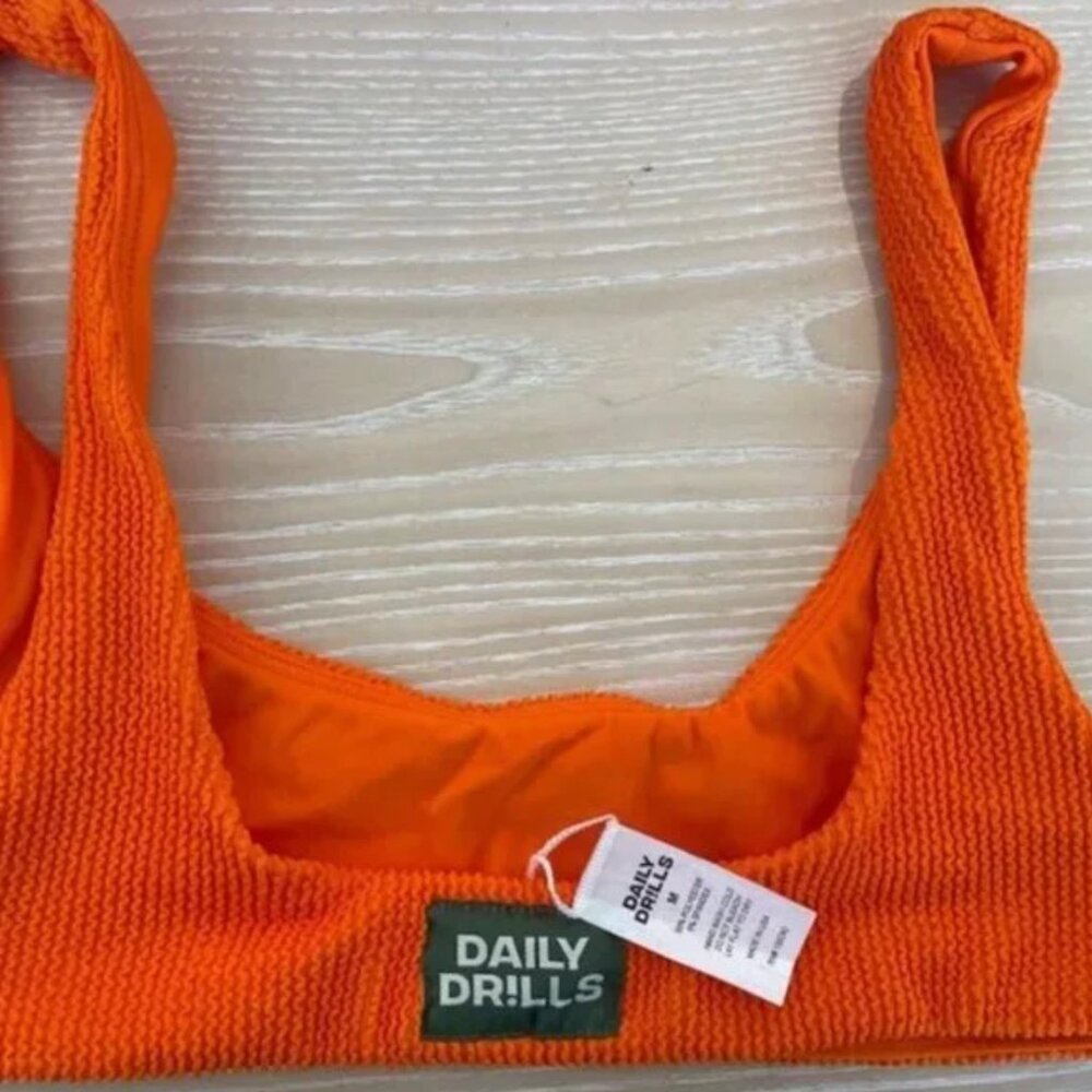 DAILY DRILLS WAVY BIKINI TOP